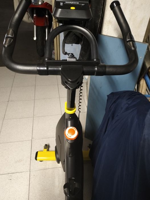 Bicicleta estática bodytone