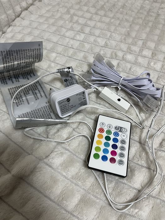 Kompletny zestaw do taśmy LED - zasilacz, kontroler, pilot + 8 kabli