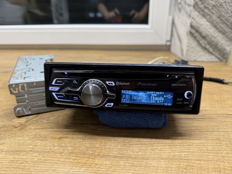 Radioodtwarzacz samochodowy pioneer deh-6400bt