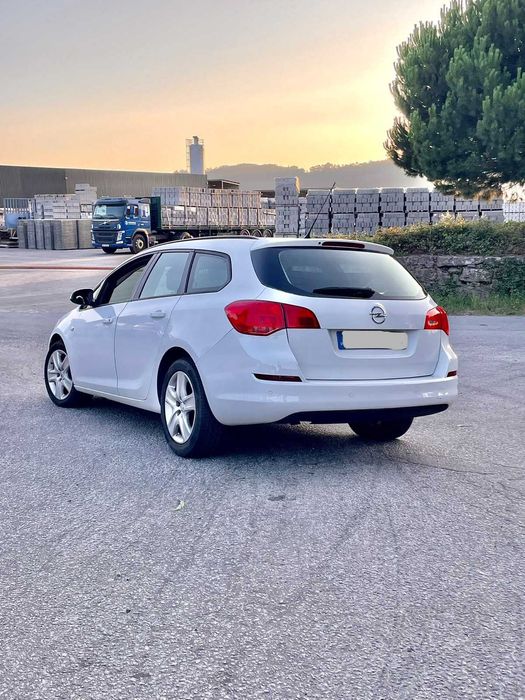 Opel Astra J Carrinha 1.7 CDTI 110CV 2011