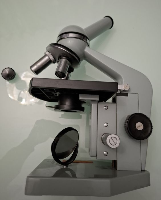 Microcópio profissional