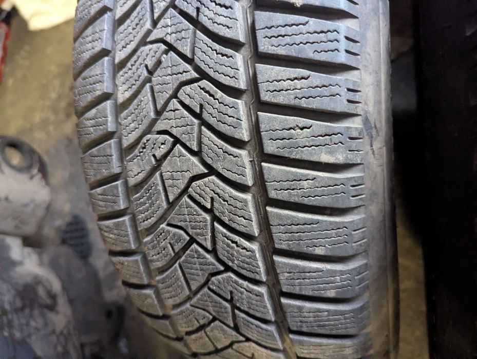 Dunlop winter sport 5  215.60.r16