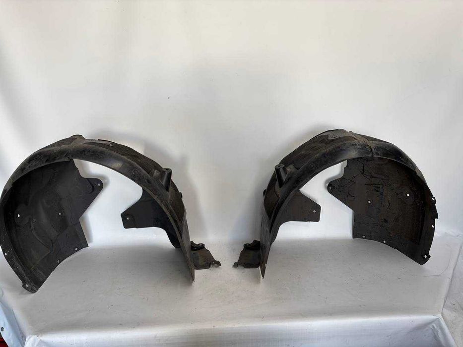 Подкрылки переднийе на Tesla Model 3