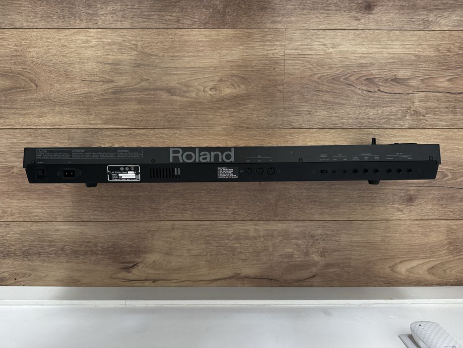 Roland  Alpha Juno 1
