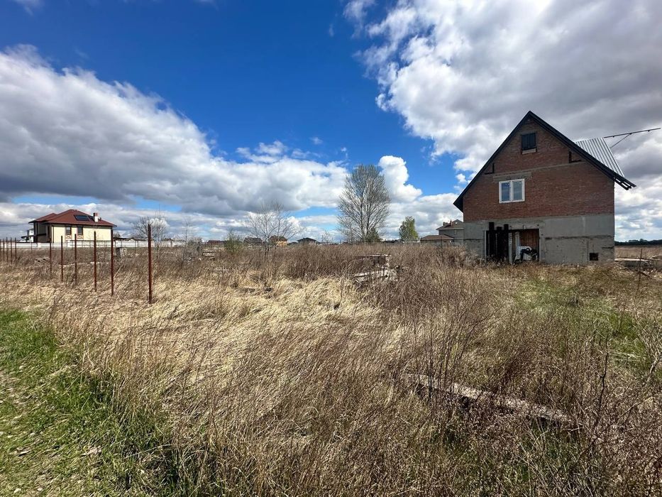Продам будиночок та земельну ділянку в с.Петровське