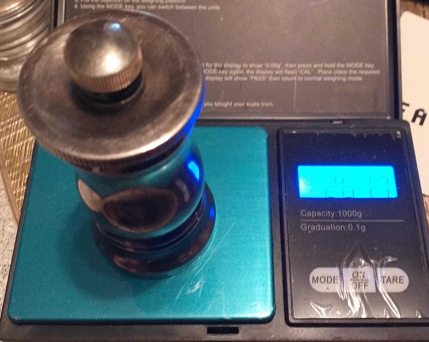 Młynek do pieprzu i soli lata 60 posrebrzany.