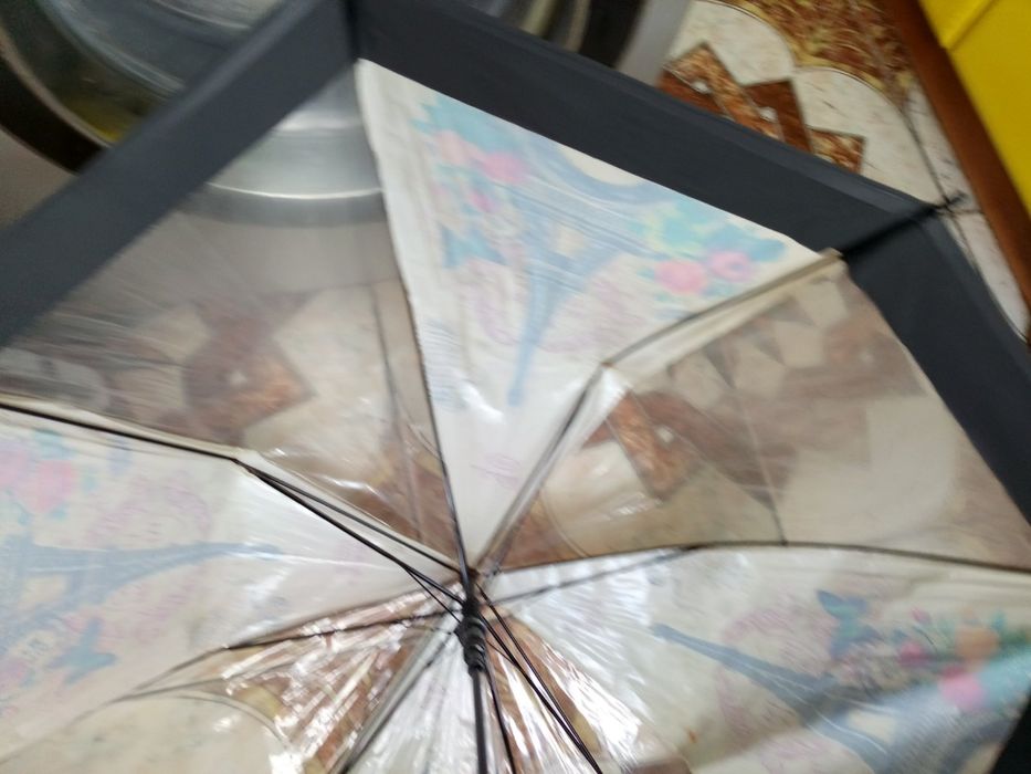 Продам зонтик женский.