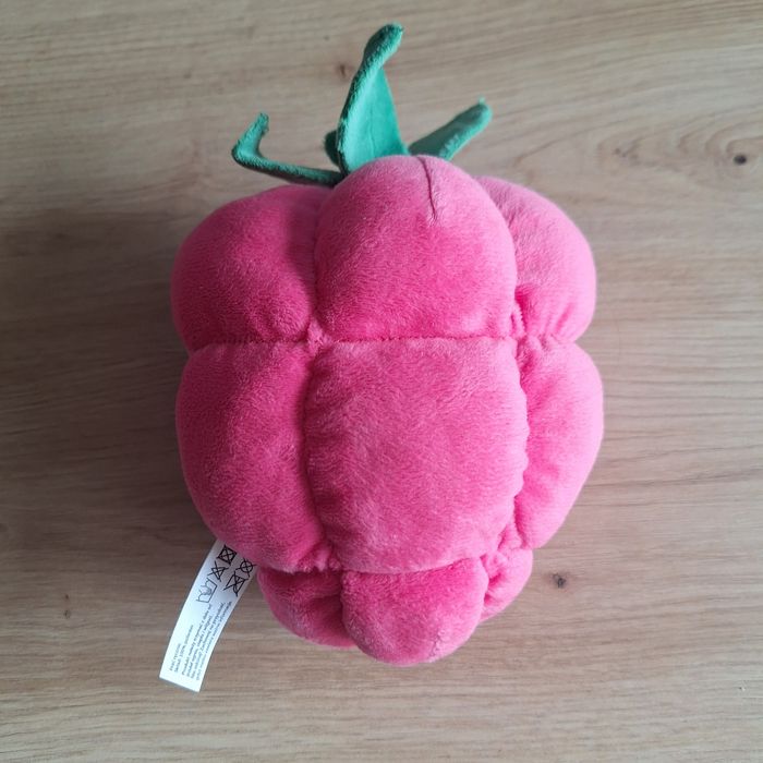 Maskotka malina z biedronki