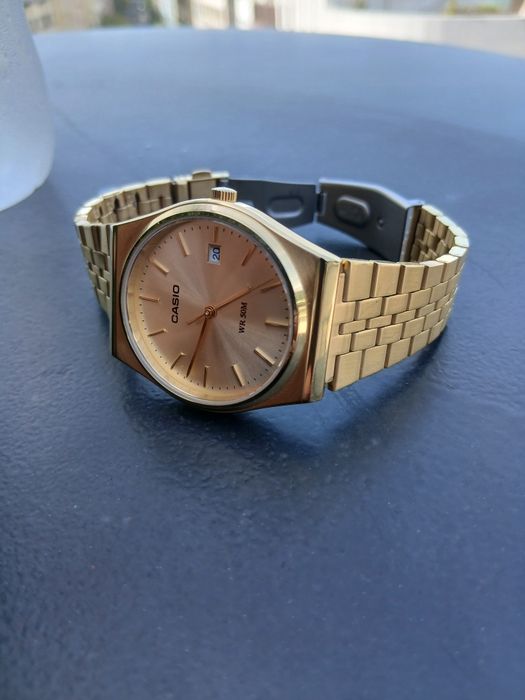Casio MTP-B145G-9AV Dourado – Muito Bom Estado