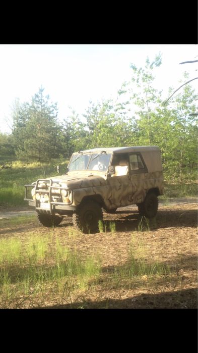 УАЗ 3151 в гарному стані на воєнних мостах