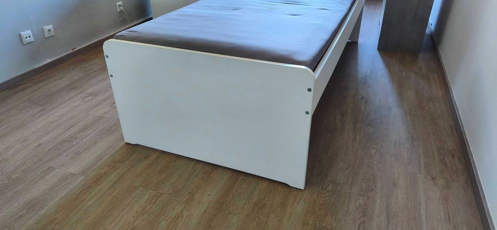 Cama de solteiro IKEA SLÄKT com estrado e manual de instruções