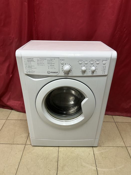 Стиральная машина Indesit IWSC 61051