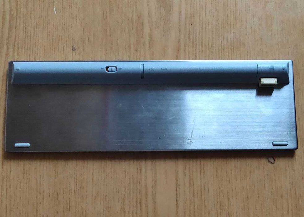 Продам бездротову клавіатуру