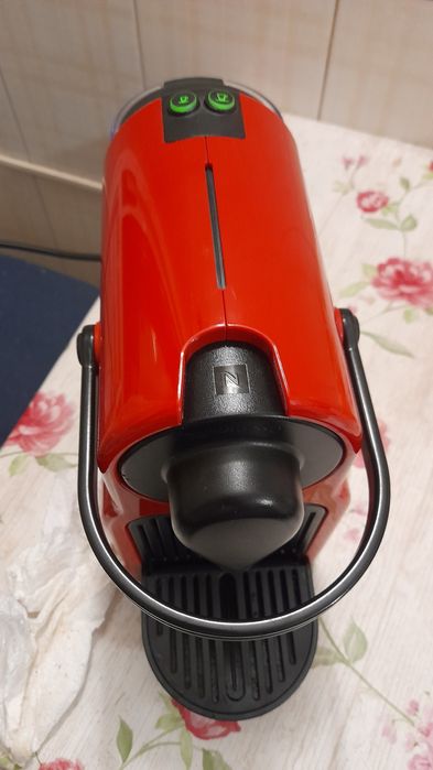 Vendo maquina de café inissia nespresso