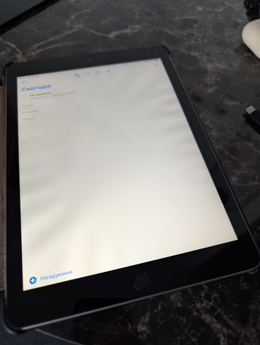 Ipad 6 Wi-Fi + LTE 32 gb 9.7 дюймів