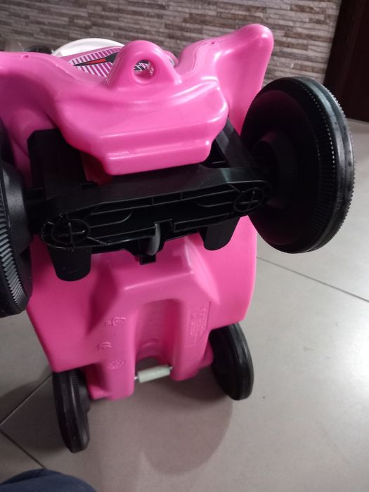 Carrinho de empurrar hello kitty