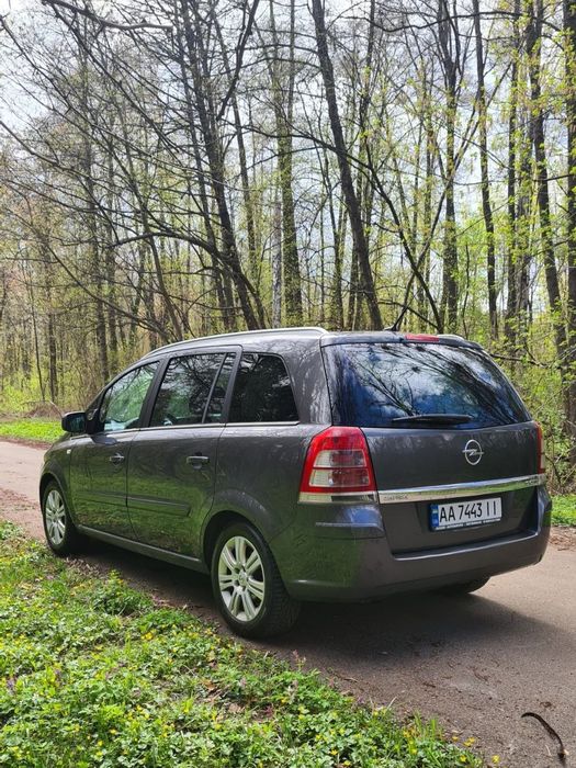 Opel Zafira b 1.9  150к.с. дизель 2010р