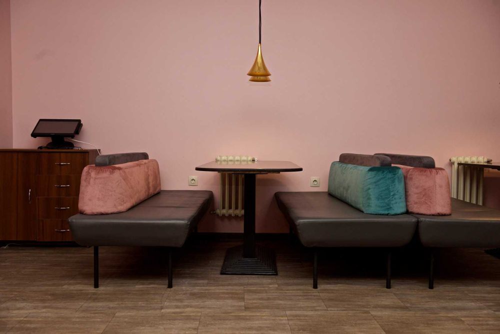 Столи для кафе і дому