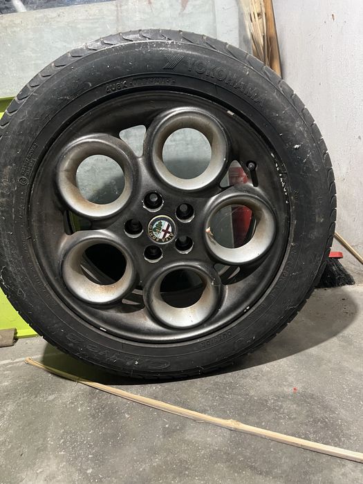 Pneu para alfa romeu