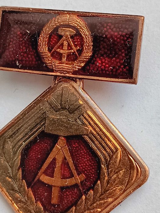 o b1 L304, Odznaka aktywista pracy socjalistycznej NRD medal 1969 starocie