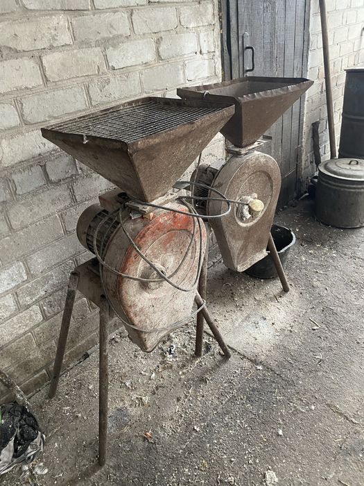 Зерноподрібнювачь.