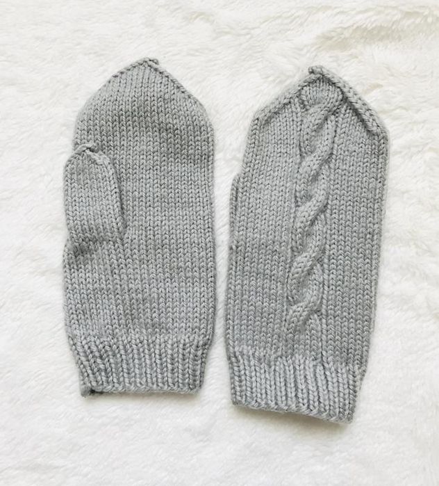 В'язаний зимовий сірий комплект шапка шарф і рукавиці handmade