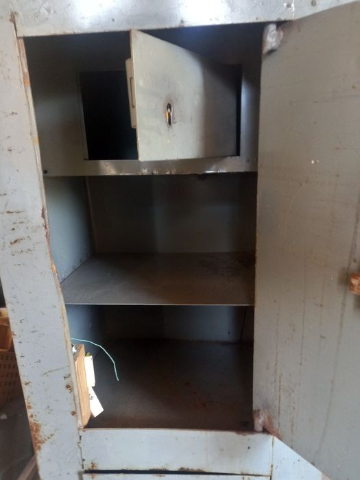 ПРОДАМ СЕЙФ металевий