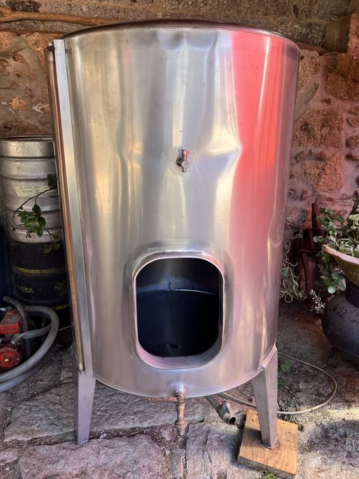 Cubas de vinho 550lts e 1000lts