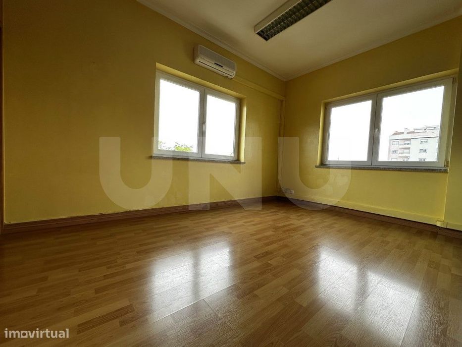 Escritório para venda na Zona da Anil, na Covilhã!