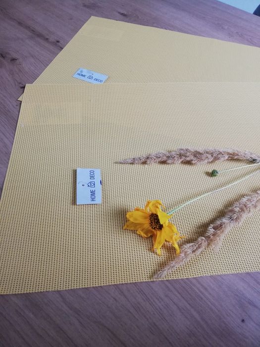 2x żółte podkładki na stół