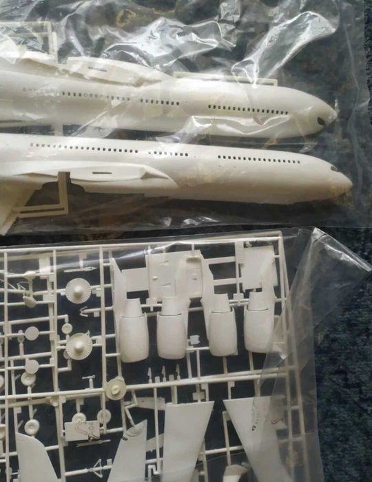 Модель самолёта Airbus a330 Revell 1:144