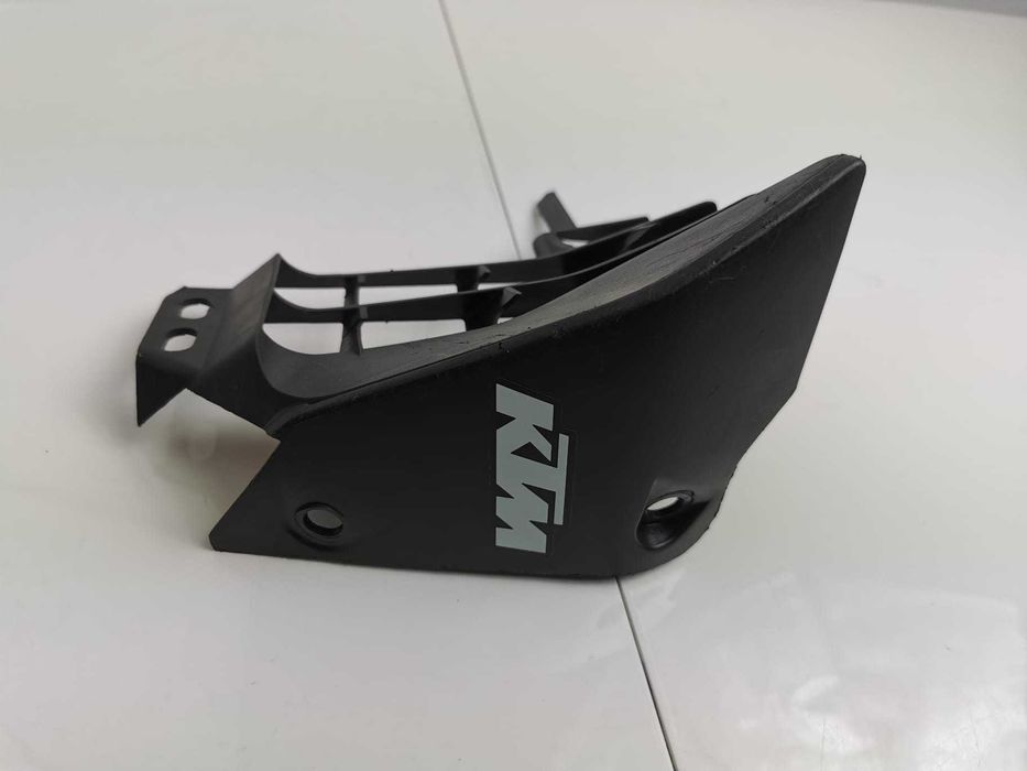 Lewa osłona chłodnicy KTM 125 DUKE