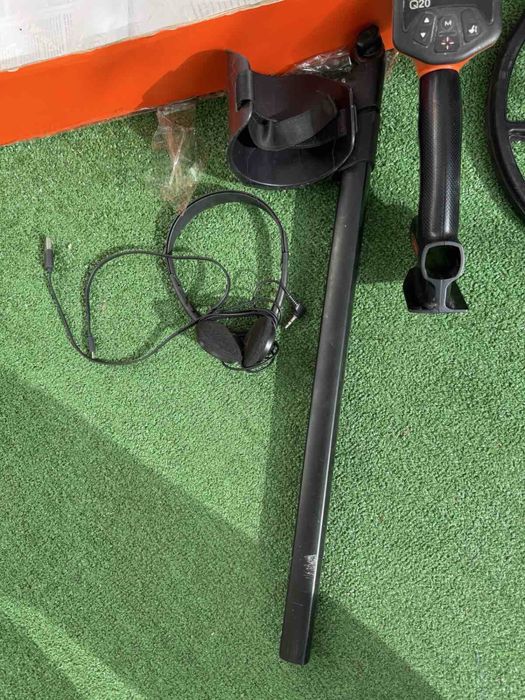 Металошукач Quest Q20+Mars Discovery. Металлоискаткль Квест