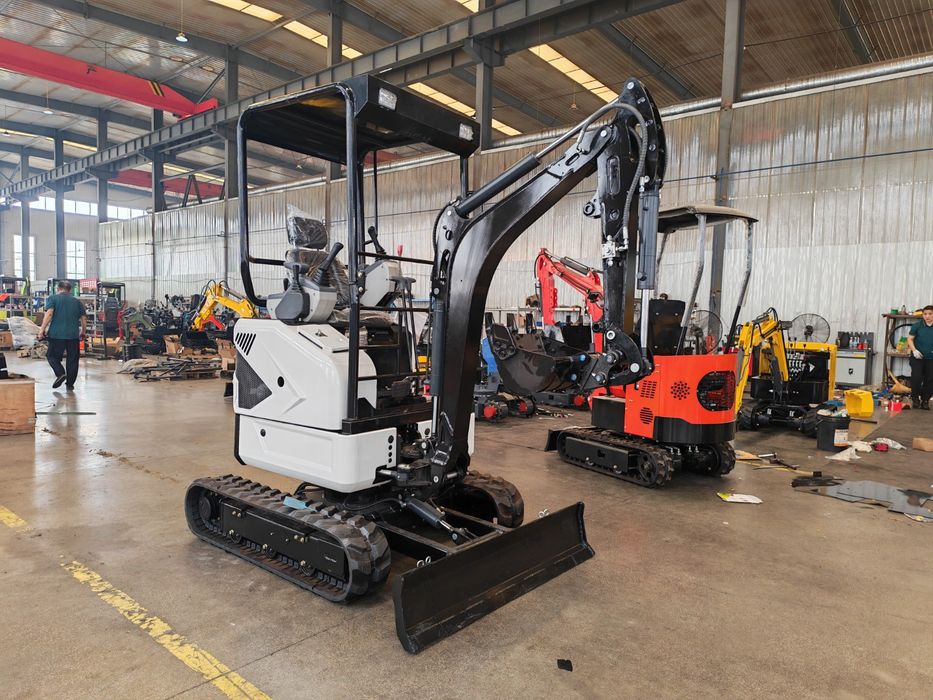 escav/giratoria nova cabinada, 2000kg motor Kubota