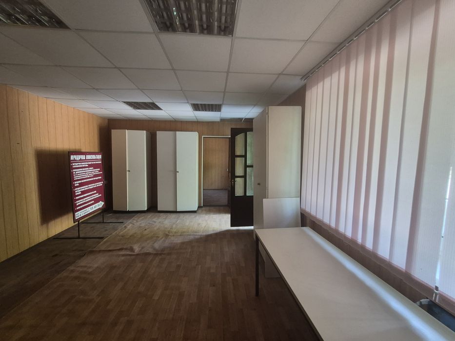 Продам нежитлове приміщення/ вул.Тесленка/ В.Великого / Артём