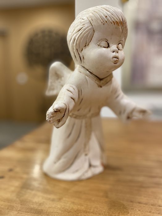 Anjos decorativos de barro