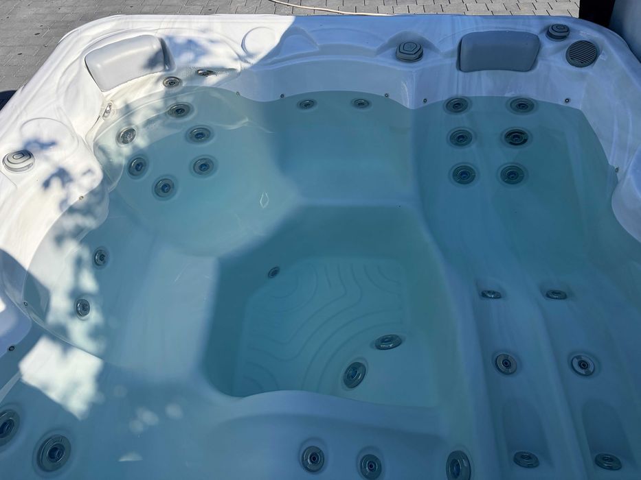 Jacuzzi Wellis Pluto Całoroczne Balboa Wanna Spa