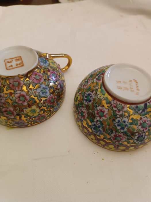 Vendo 4 chávenas de Macau muito antigas sem. Pires