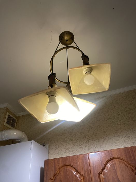 Вживана люстра на кухню