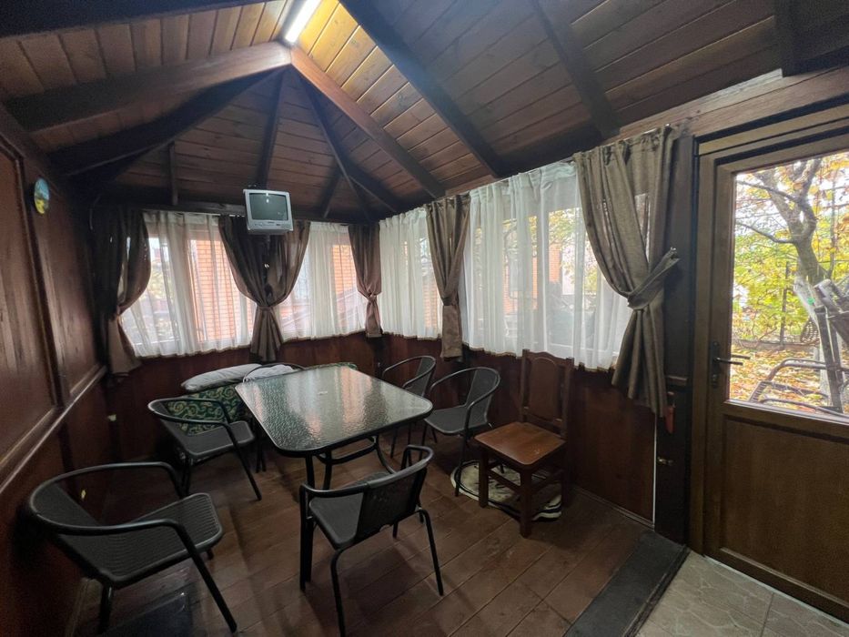 Подобова оренда шикарного будинку