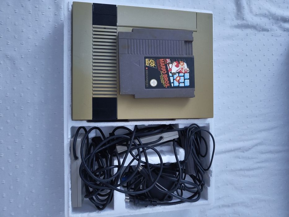 Consola Nintendo Entertainment System (NES) Versão Mattel com caixa