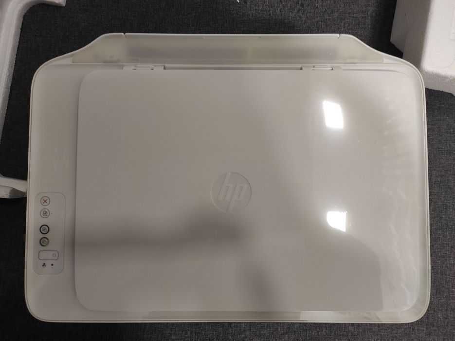 Новый в пленках принтер 3в1 МФУ цветной HP DeskJet 2130