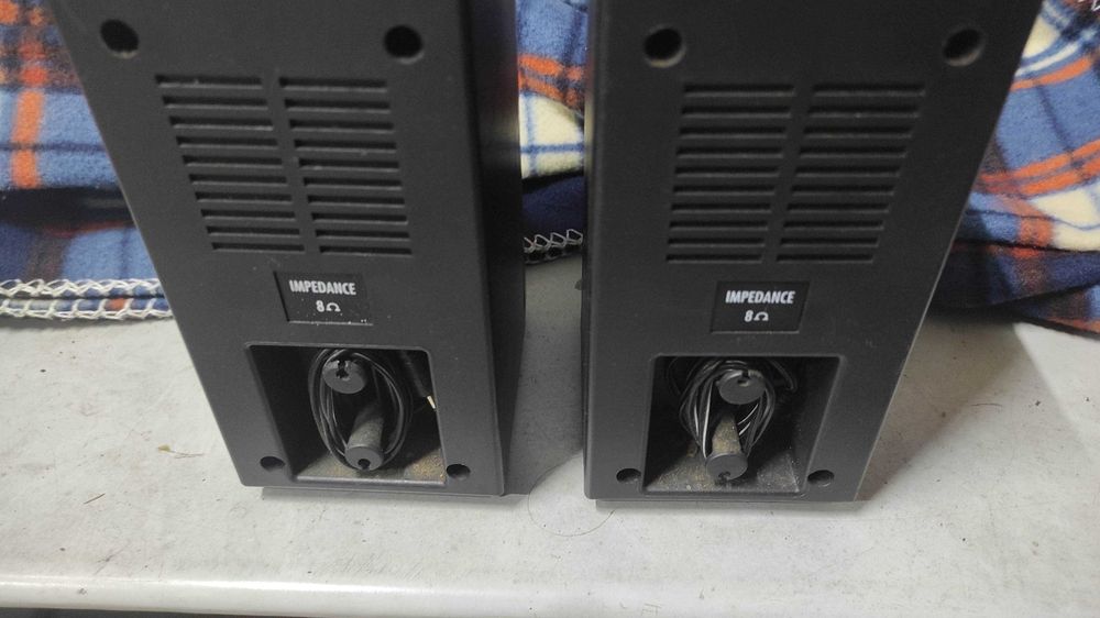 Colunas de som radio