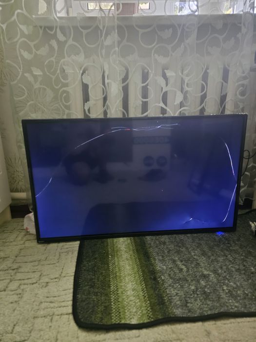Bravis 40e6000. Розбита матриця