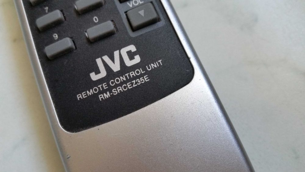 Pilot JVC RM-SRCEZ35E do zestawu audio