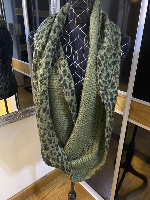 Nowy komin panterka, szalik w modną panterę butelkowa zieleń