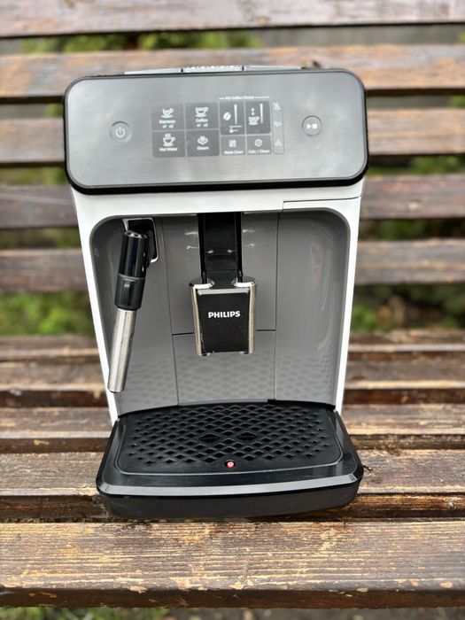 Кавомашина PHILIPS Series 1200 Зернова Капучинатор Кофемашина