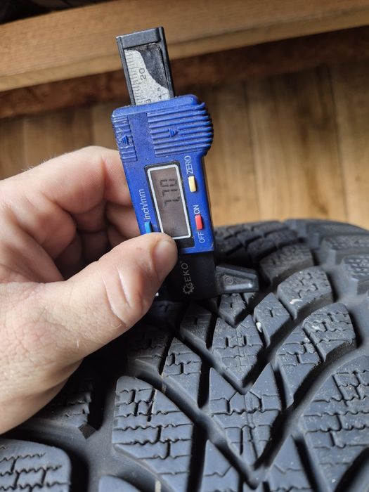 225/50/17 Dunlop para zima 7,7mm 2024r