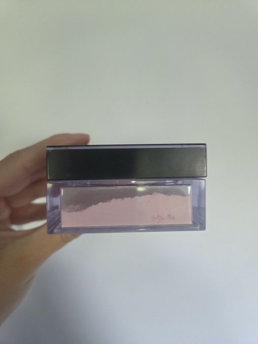 Huda Beauty puder  Cherry Blossom