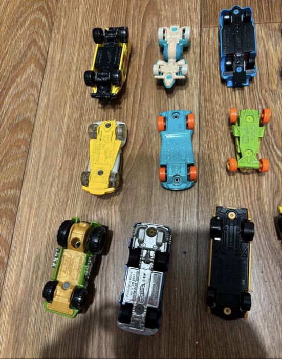 zestaw hot wheels